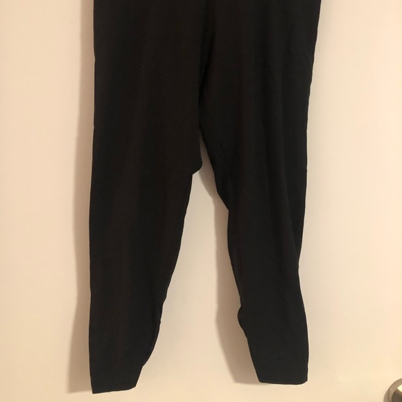 NWOT VS Sport Keyhole Capri - Picture 2 of 4